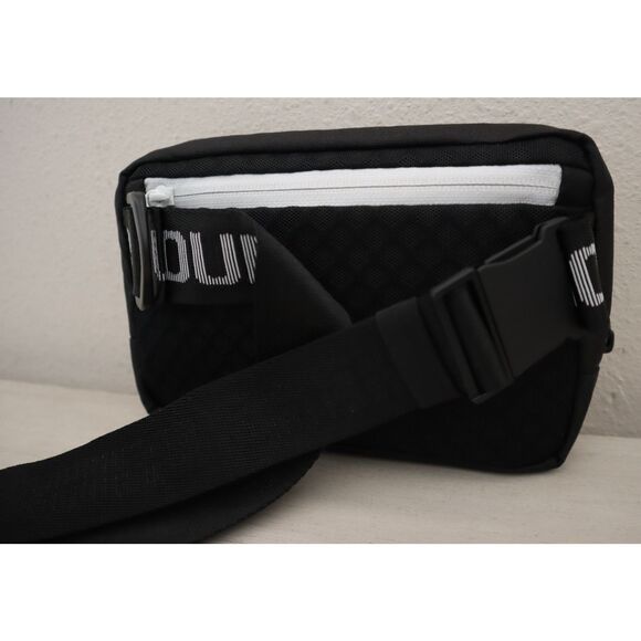 Under Armour 1378418-001 Unisex O/S Black/White UA Essential Crossbody Waist Bag - Picture 13 of 16